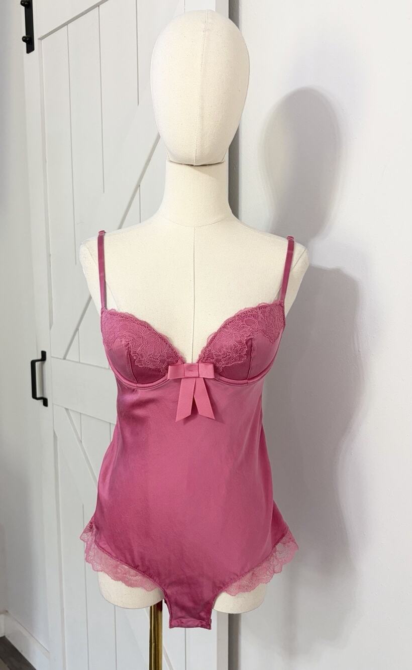 VTG Victorias Secret Very Sexy 100% Silk Teddy Bodysuit Romper Pink Size 34B Y2K